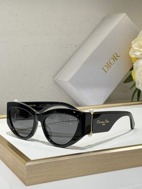 Picture of Dior Sunglasses _SKUfw76145772fw